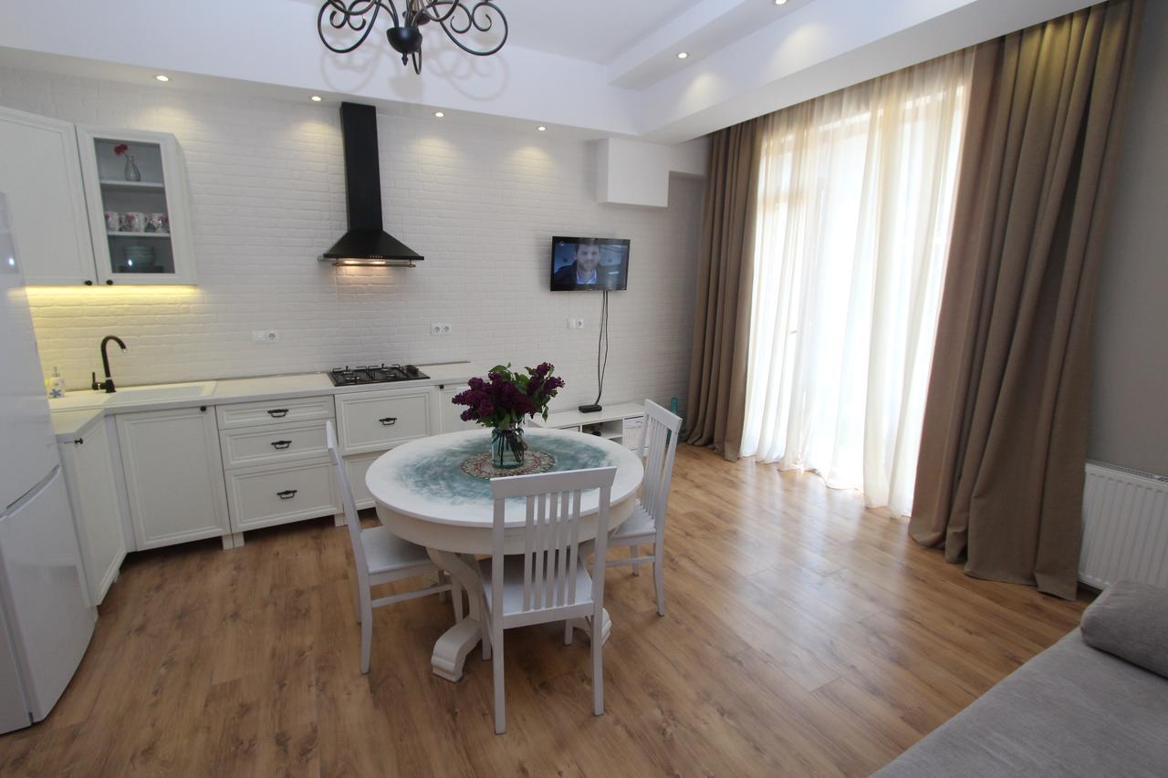New Apartment In Old Тбилиси Экстерьер фото